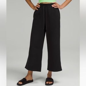 lululemon loungeful high rise wide leg cropped pants black size 4